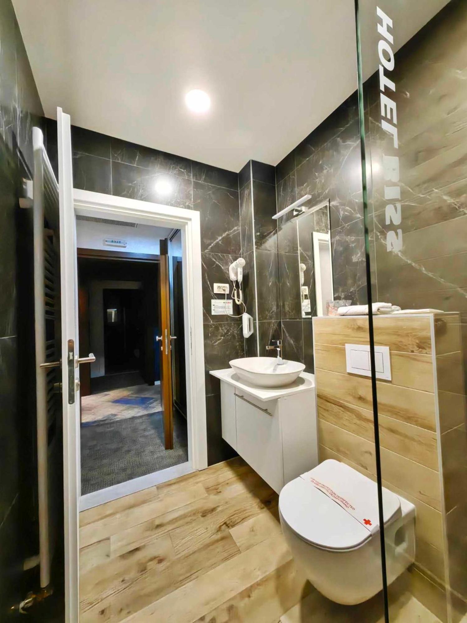 Hotel Biss زينيتشا المظهر الخارجي الصورة