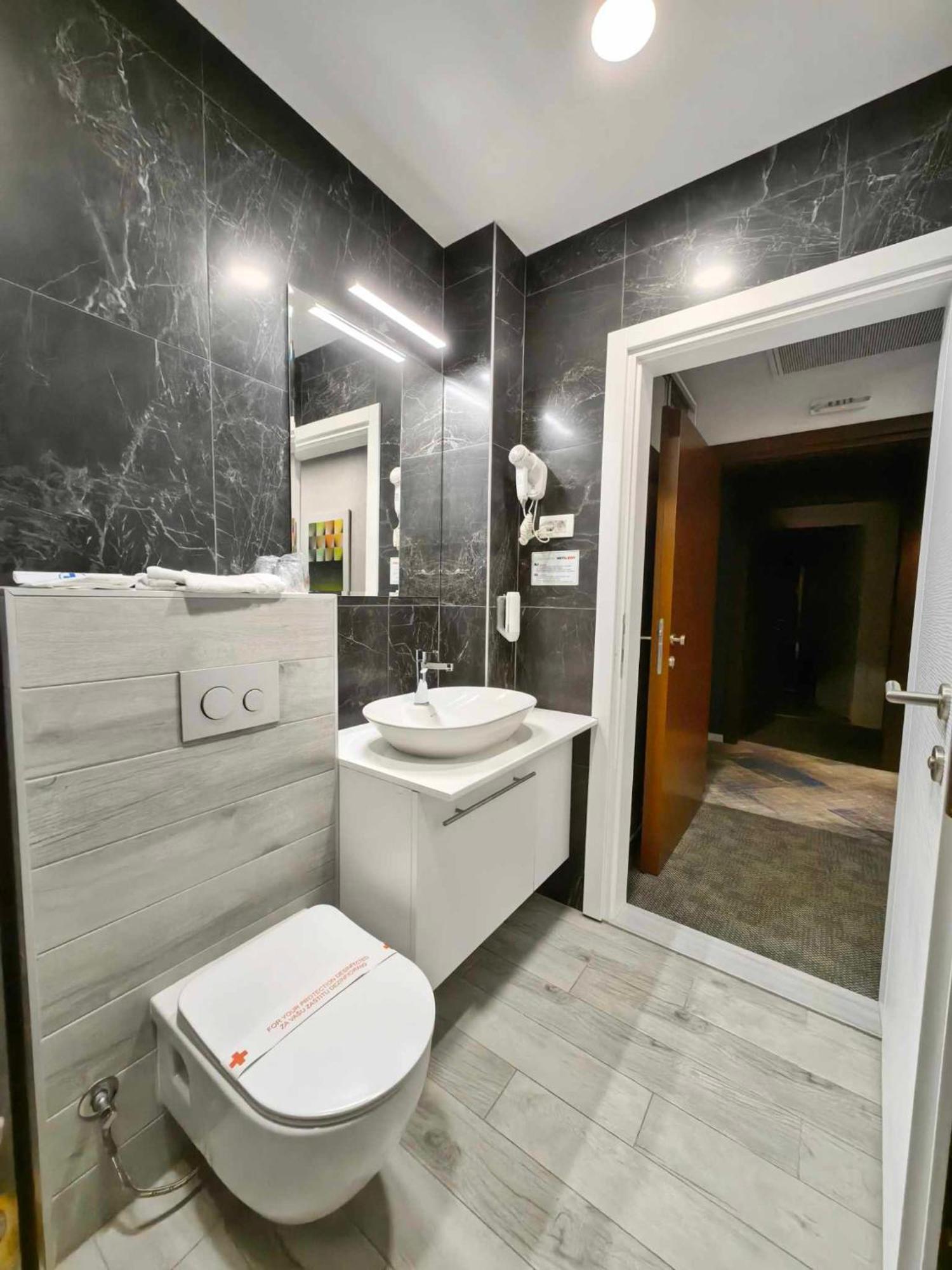 Hotel Biss زينيتشا المظهر الخارجي الصورة
